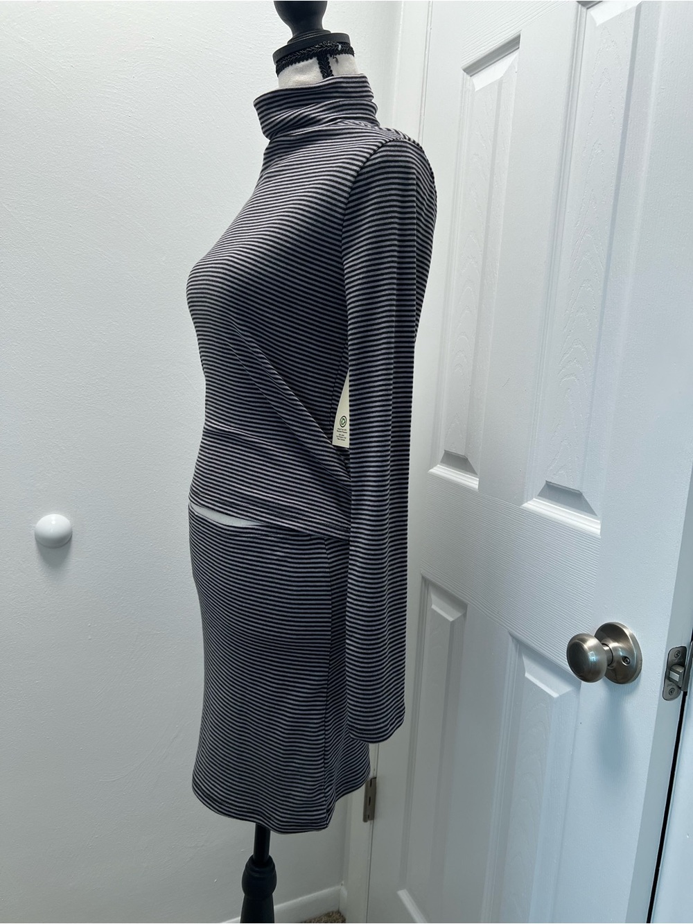 No Boundaries 2-Piece Striped Turtleneck Top & Mini Skirt Set Gray/Black Size S - Picture 8 of 14